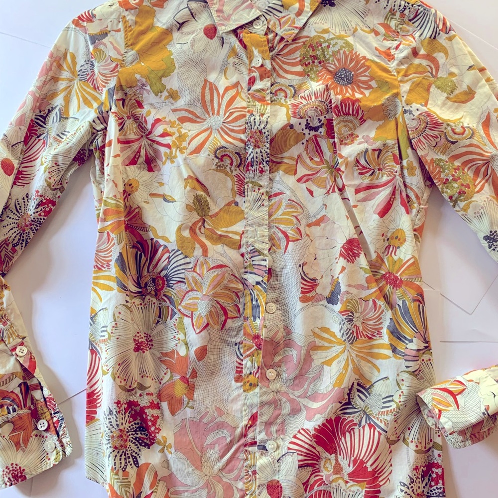 Button down - Picture 3 of 3